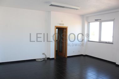 Lotes 1 a 5 · Lojas · Escritórios · Portalegre