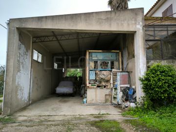 Moradia + Armazém + Terreno  · Torres Vedras