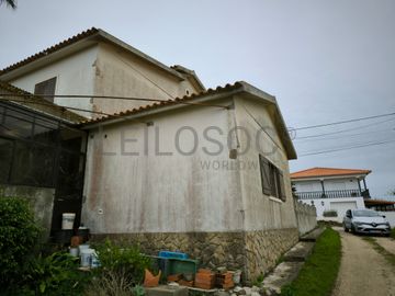 Moradia + Armazém + Terreno  · Torres Vedras