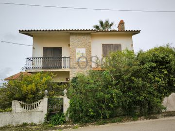 Moradia + Armazém + Terreno  · Torres Vedras
