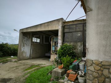 Moradia + Armazém + Terreno  · Torres Vedras