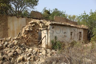 Moradias (Ruínas) + Terreno ·  Boliqueime, Loulé