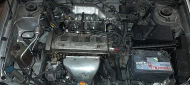 Toyota Avensis 1.6 · Ano 1998