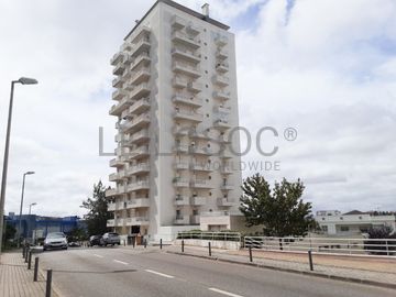Apartamento T4 · Alfragide, Amadora