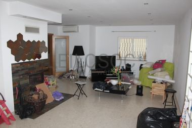 Moradia V4+1  · Charneca de Caparica, Almada