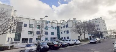 Apartamento T4 · Lugares de Garagem · Lumiar, Lisboa 