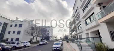 Apartamento T4 · Lugares de Garagem · Lumiar, Lisboa 