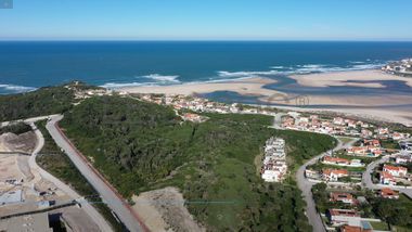 Terreno Urbano com 1.536 m² · Óbidos