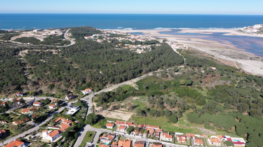 Terreno Urbano com 1.536 m² · Óbidos