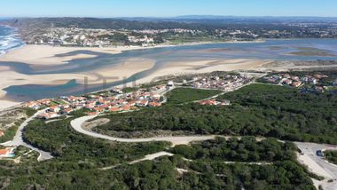 Terreno Urbano com 1.536 m² · Óbidos