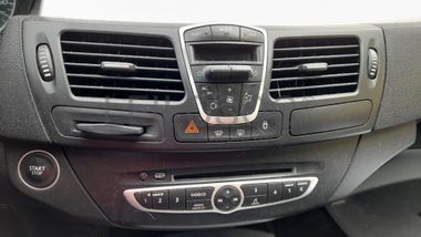 Renault Laguna 2.0 DCI · Ano 2008 