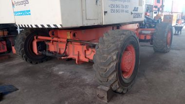 Plataforma Elevatória  JLG LIFT