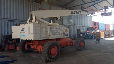 Plataforma Elevatória  JLG LIFT