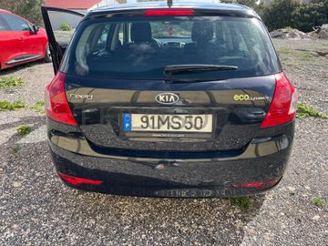 Kia Ceed 1.6 CRDI · Ano 2012 