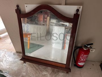Espelho para cómoda com moldura de madeira