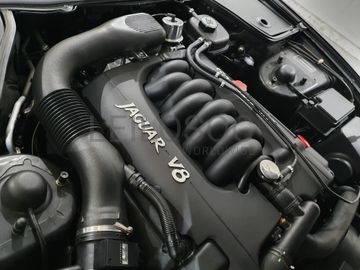 Jaguar XK8 Coupé · Ano 1997 