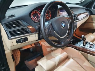 BMW X5 · Ano 2009 