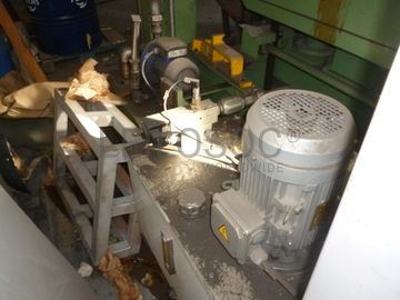 Hidráulica com moldes · Máquina de injeção de politeno · Moldes de Injeção · Moldes de Madeira