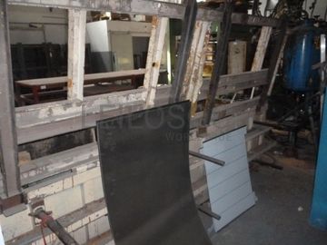 Hidráulica com moldes · Máquina de injeção de politeno · Moldes de Injeção · Moldes de Madeira