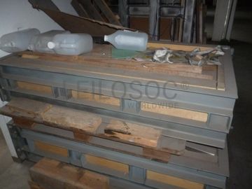 Hidráulica com moldes · Máquina de injeção de politeno · Moldes de Injeção · Moldes de Madeira
