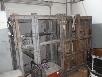 Hidráulica com moldes · Máquina de injeção de politeno · Moldes de Injeção · Moldes de Madeira