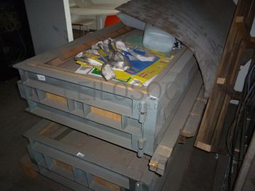 Hidráulica com moldes · Máquina de injeção de politeno · Moldes de Injeção · Moldes de Madeira
