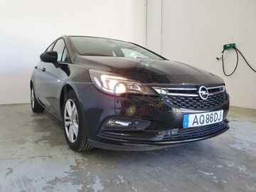 Opel Astra · Ano 2018