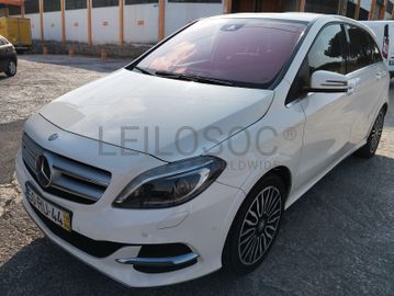 Mercedes-Benz B250e · Ano 2016