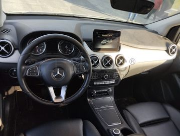 Mercedes-Benz B250e · Ano 2016