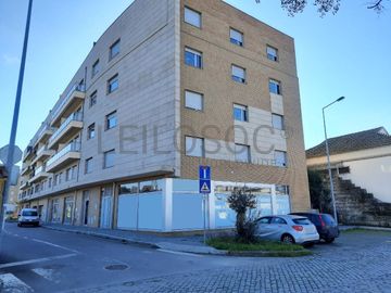 Apartamento T3 Duplex c/ 2 Lugares de Garagem · Trofa