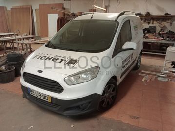 Ford Transit Courrier · Ano 2018