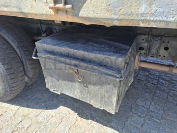 Toyota Dyna 250 · Basculante · Ano 1997