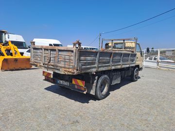 Toyota Dyna 250 · Basculante · Ano 1997