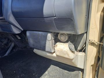 Toyota Dyna 250 · Basculante · Ano 1997