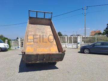 Toyota Dyna 250 · Basculante · Ano 1997