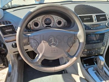Mercedes-Benz E270 CDI · Ano 2002