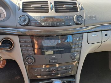 Mercedes-Benz E270 CDI · Ano 2002