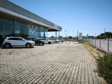 Edifício Comercial c/ 2 pisos · Zona Industrial das Arroteias, Moita