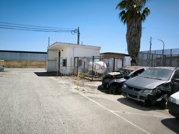 Edifício Comercial c/ 2 pisos · Zona Industrial das Arroteias, Moita