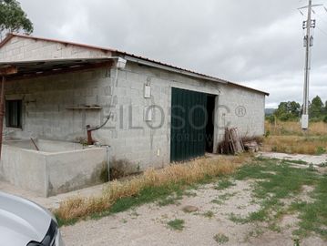 Proporção de 17/20 de Pavilhões para Produção Animal · Terrenos · Vila Pouca de Aguiar