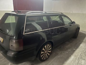 Volkswagen Passat B5 1.9 TDI · Ano 2003