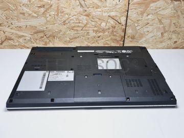 Portátil Fujitsu Celsius H770