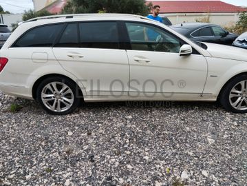 Mercedes-Benz C 220 CDI  · Ano 2011