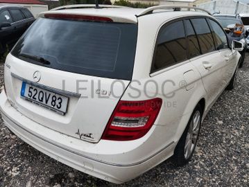 Mercedes-Benz C 220 CDI  · Ano 2011