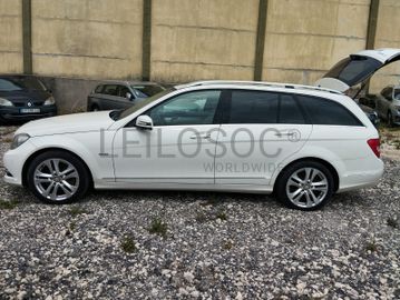 Mercedes-Benz C 220 CDI  · Ano 2011