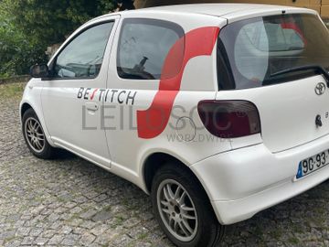 Toyota Yaris · Ano 2003