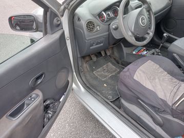 Renault Clio · Ano 2009