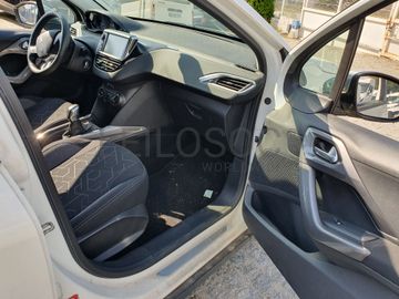 Peugeot 2008  · Ano 2017