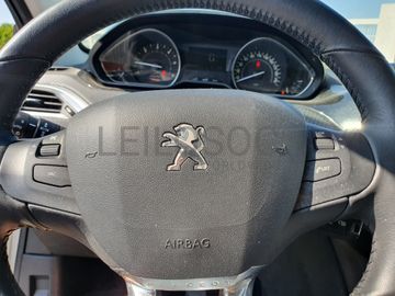 Peugeot 2008  · Ano 2017