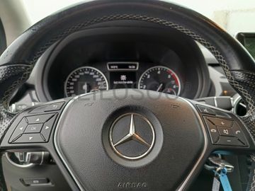 Mercedes-Benz B180 CDI · Ano 2013